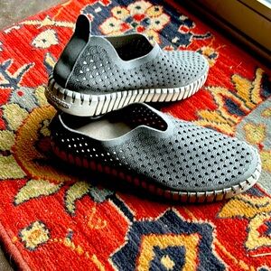 Ilse Jacobsen athleisure Tulip slip on shoes, gray size 6/ 36 M-like new!